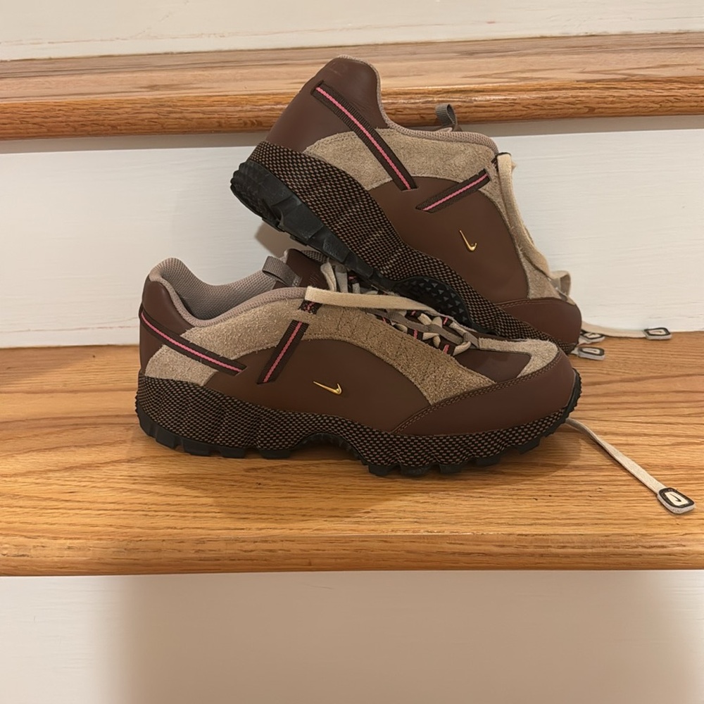 Nike Air Humara LX